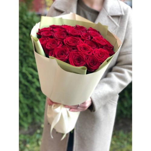 Купить на заказ Букет из 21 красной розы с доставкой в Павлодаре