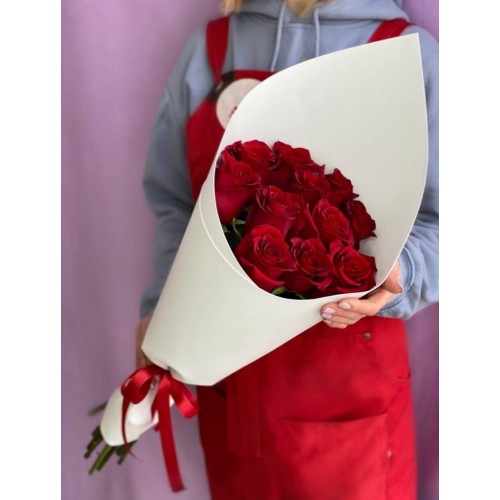 Купить на заказ 15 красных роз с доставкой в Павлодаре